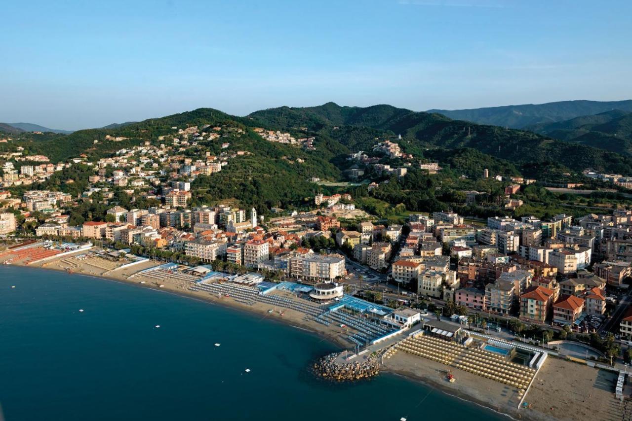 Le Finestre Sul Mare Apartment Albissola Marina Exterior photo